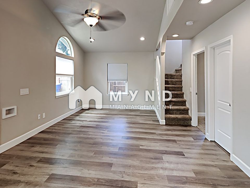 1st image of 2501 52nd St