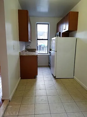 Rented by Hillel Realty Group | media 27