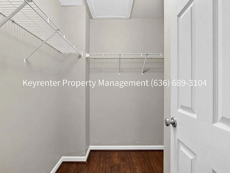 411 Angelique Pl — Photo 17
