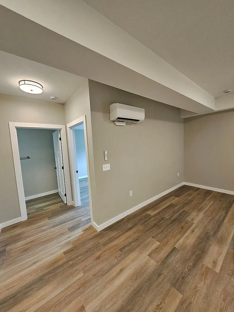 Brand new 1 bed apartment — Photo 1