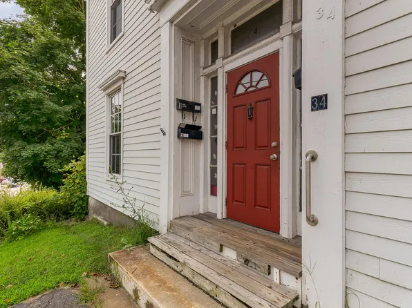 34 Main Street, Topsham, ME 04086