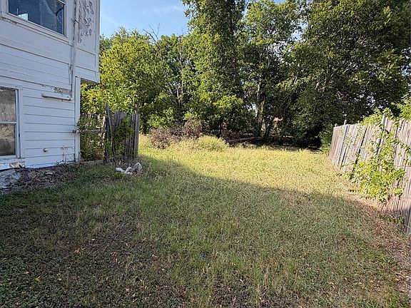 4th image of 233 W Hammond St