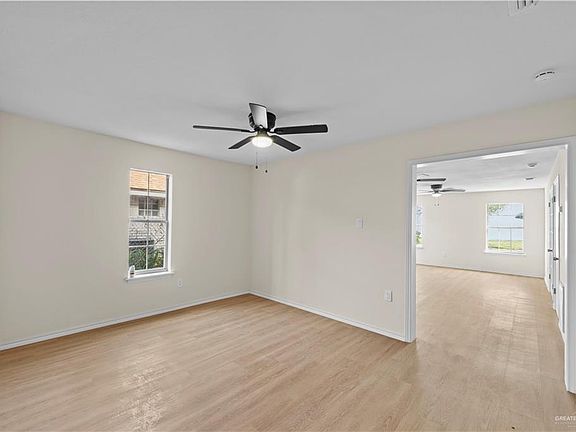 4th image of 716 E Bugambilia Ave