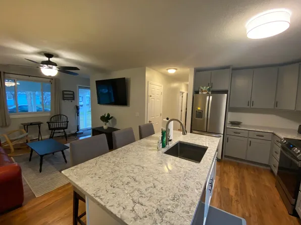 25 Turf Rd, Burlington, VT 05408