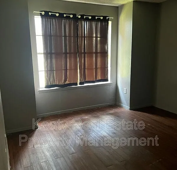 108 Meudon St #B — Photo 2