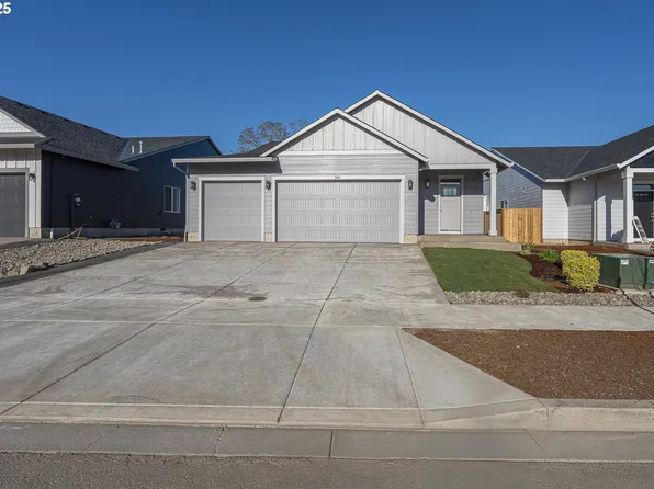 709 Tigerlilly St, Silverton, OR 97381