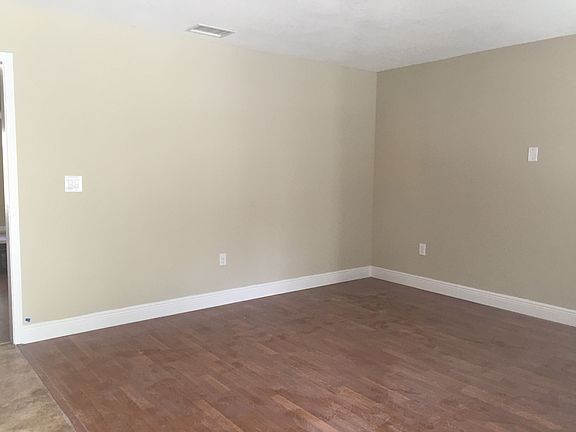 3rd image of 11505 N Boulevard St