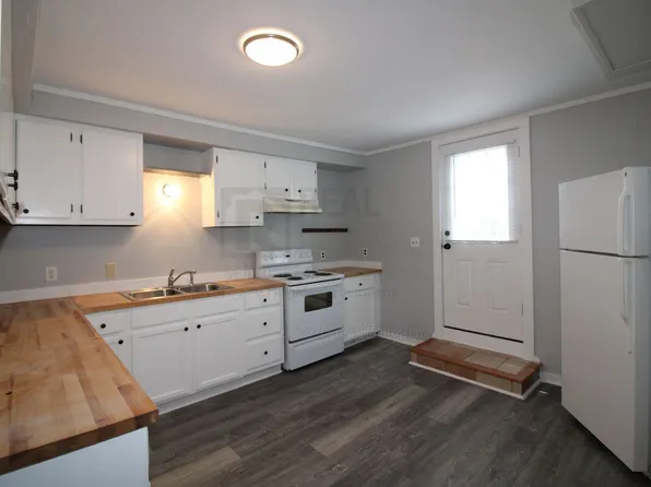 27 Rochester St APT B, Berwick, ME 03901