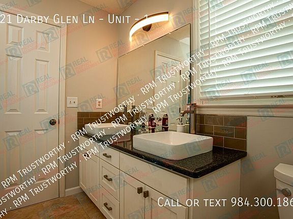 4th image of 521 Darby Glen Ln #1