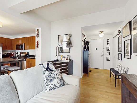 4th image of 20 West St APT 31D