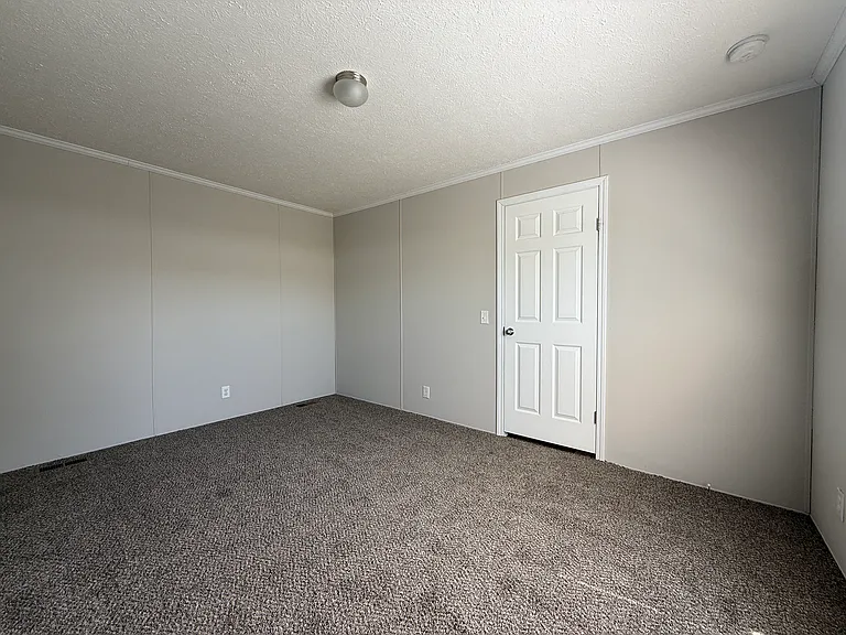 38000 Le Chateau Blvd #98 — Photo 22