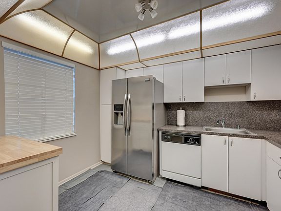 4th image of 605 Oaks Drive #807