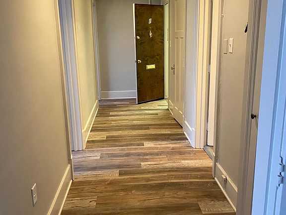 4th image of 610 1/2 N Main St #1