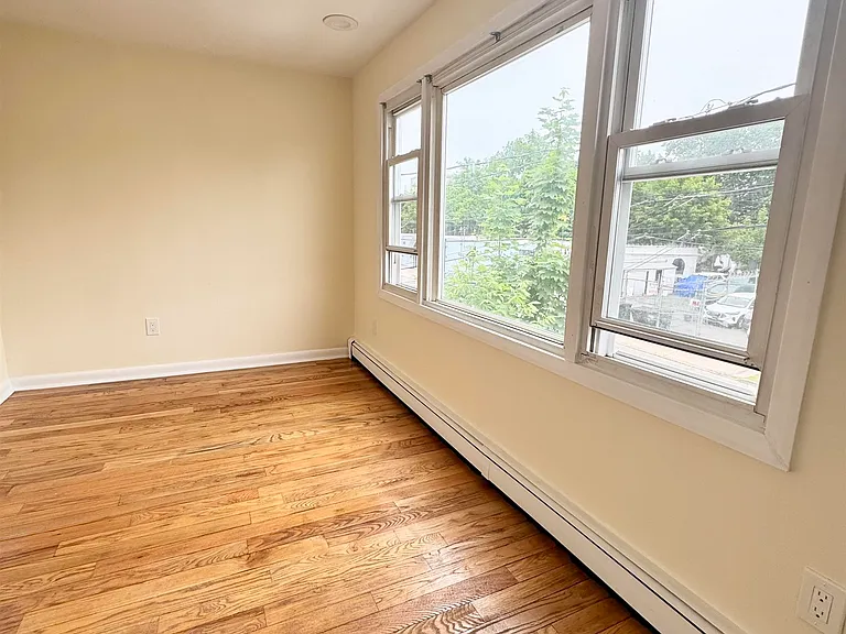 85 Bogart Ave #2 — Photo 6