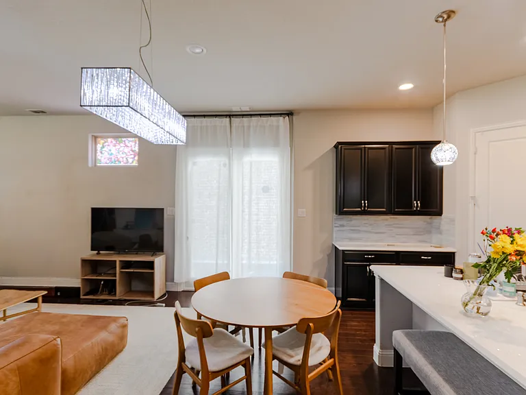 1448 Pebble Way — Photo 6