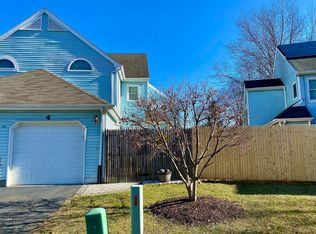 4 Twain Ct, Freehold, NJ 07728