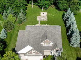 1388 Mamerow Ln W, Oconomowoc, WI 53066