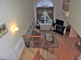 14 Kent Dr #C0140-140, Roseland, NJ 07068