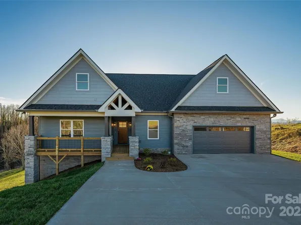 53 McKinley Dr, Hendersonville, NC 28792