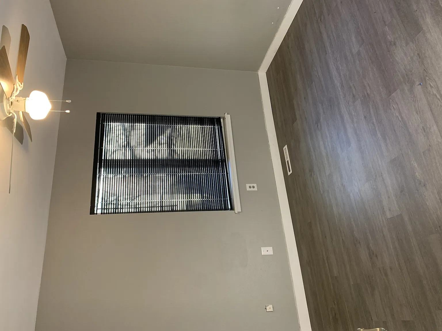 1 bed, 3.0 bath, 1500 sqft, $500 — Photo 1