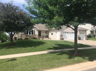 801 Robert St SE, Stewartville, MN 55976