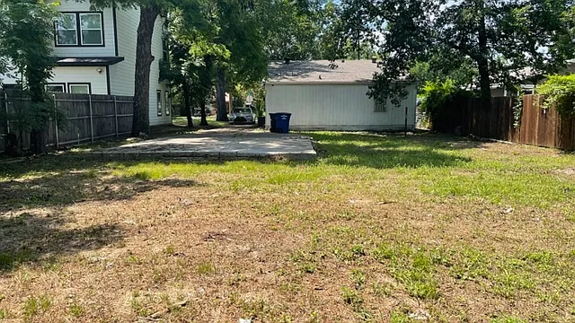 2718 Exline St — Photo 9