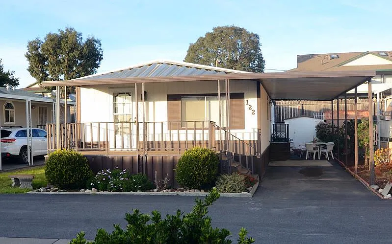 20 Russell Rd Space 122 photo 1