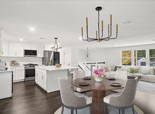 14 Crabapple Ln, Chelmsford, MA 01824