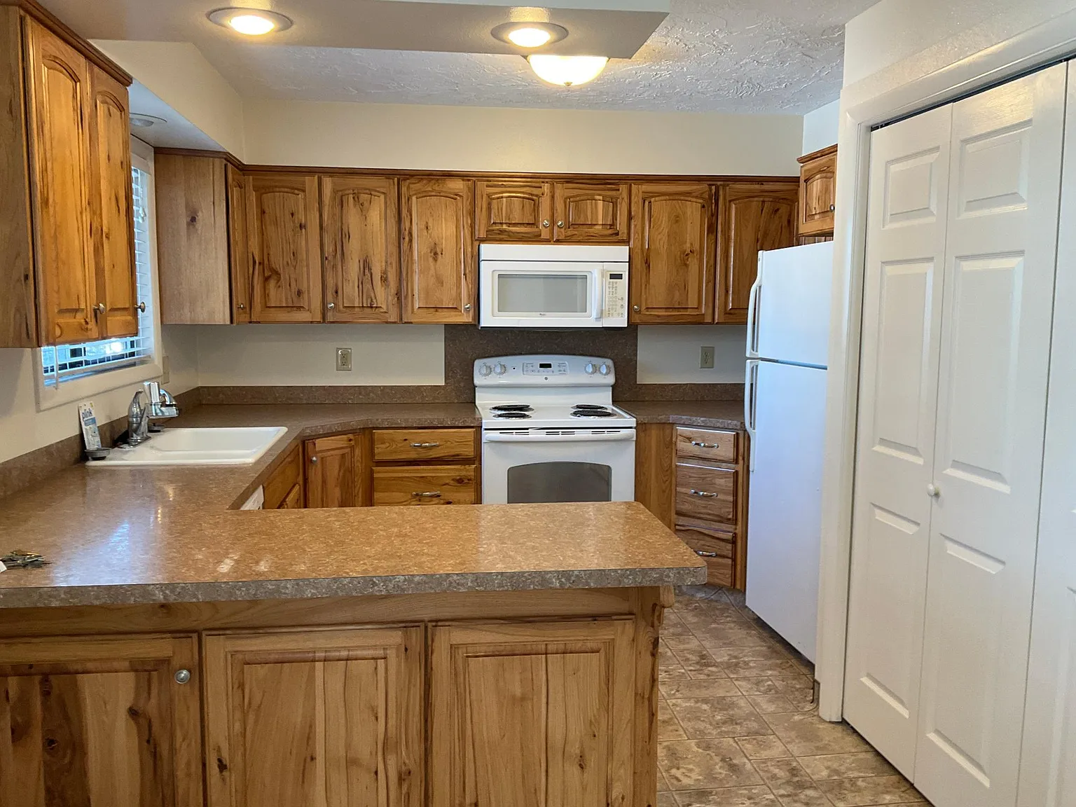 2 bed, 1144 sqft, $1,150 — Photo 3