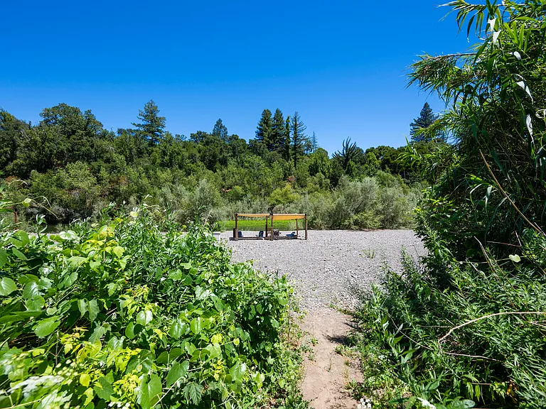 2733 N Fitch Mountain Rd — Photo 40