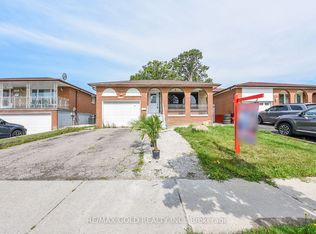7624 Middleshire Dr, Mississauga, ON L4T 3S2