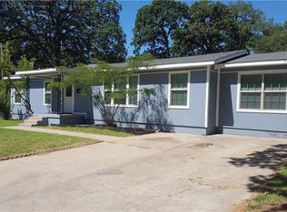 1851 Oakwood St, Haltom City, TX 76117