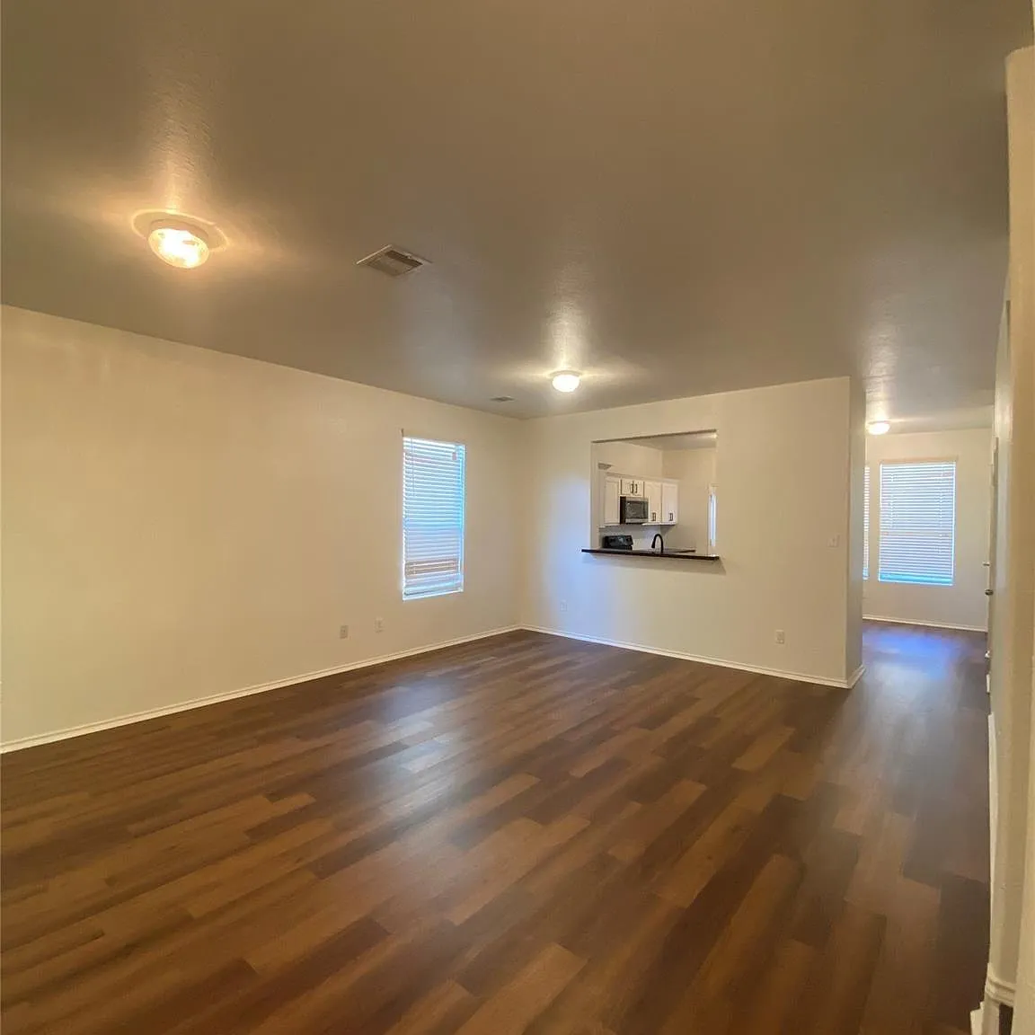 3 bed, 2.5 bath, 1440 sqft, $1,700 — Photo 4