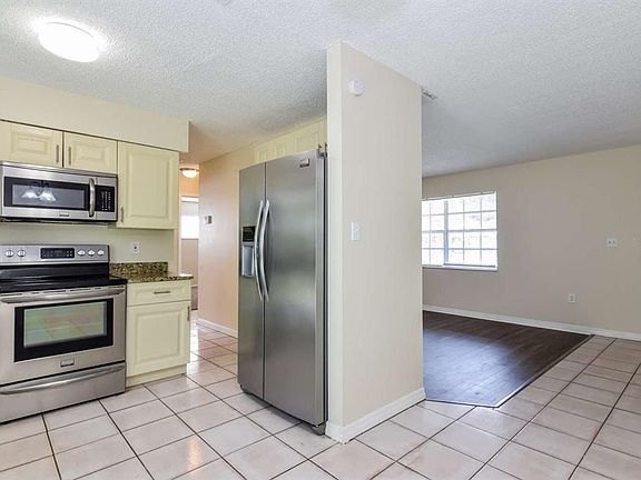 5th image of 7338 Coventry Dr