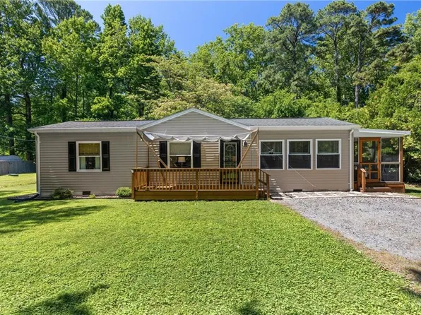 22133 Johnson Ln, Carrollton, VA 23314