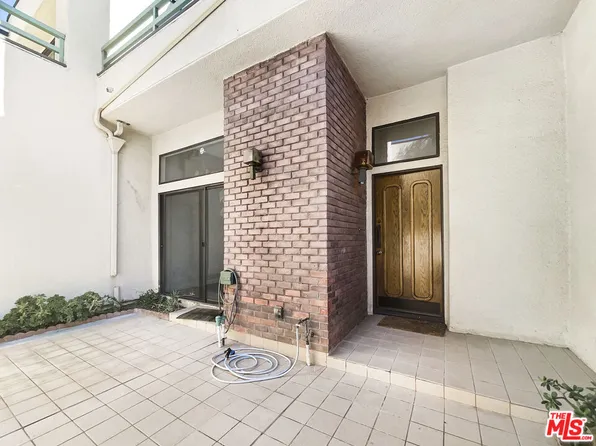 18743 Hatteras St Unit 6, Tarzana, CA 91356