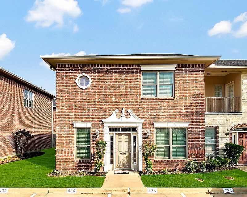 1st image of 430 Forest Dr
