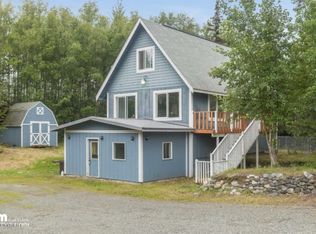 10055 E Strand Dr, Palmer, AK 99645