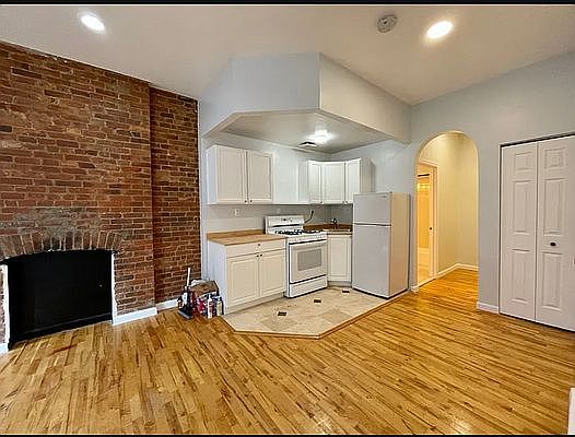 5th image of 217 E 118th St #3F