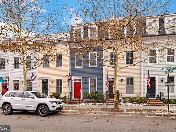 2nd image of 808 Montgomery St