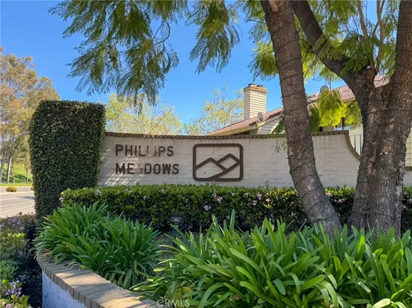 32 Town And Country Rd, Pomona, CA 91766