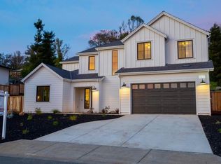 3651 Crown Hill Dr, Santa Rosa, CA 95404