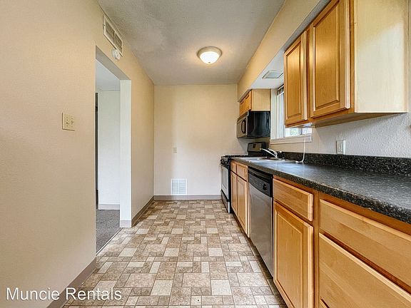 5th image of 1619 W Gilbert St #11583445