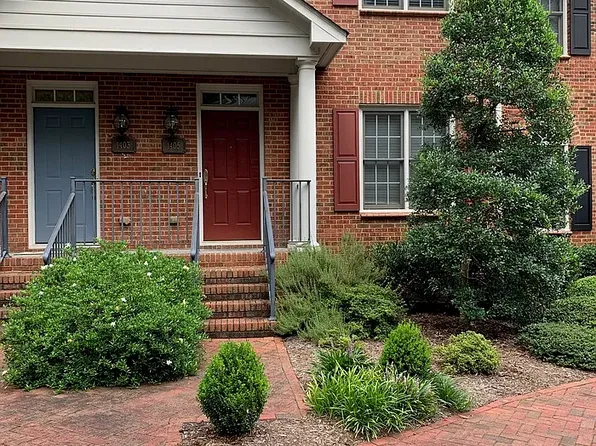 1405 Governors Ct, Raleigh, NC 27604