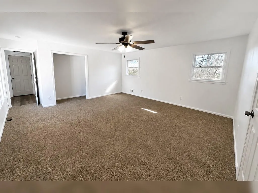 7 bed, 5.0 bath, 4445 sqft, $3,495 — Photo 3
