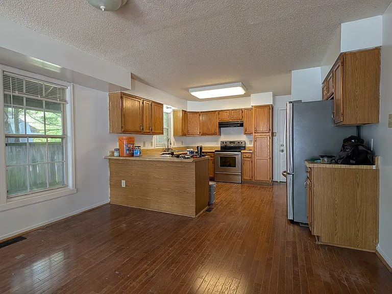 14406 Winnpenny Ln — Photo 9
