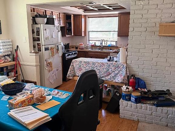 5th image of 705 Angle Ridge Cir