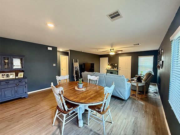 5th image of 216 Bennett Loop