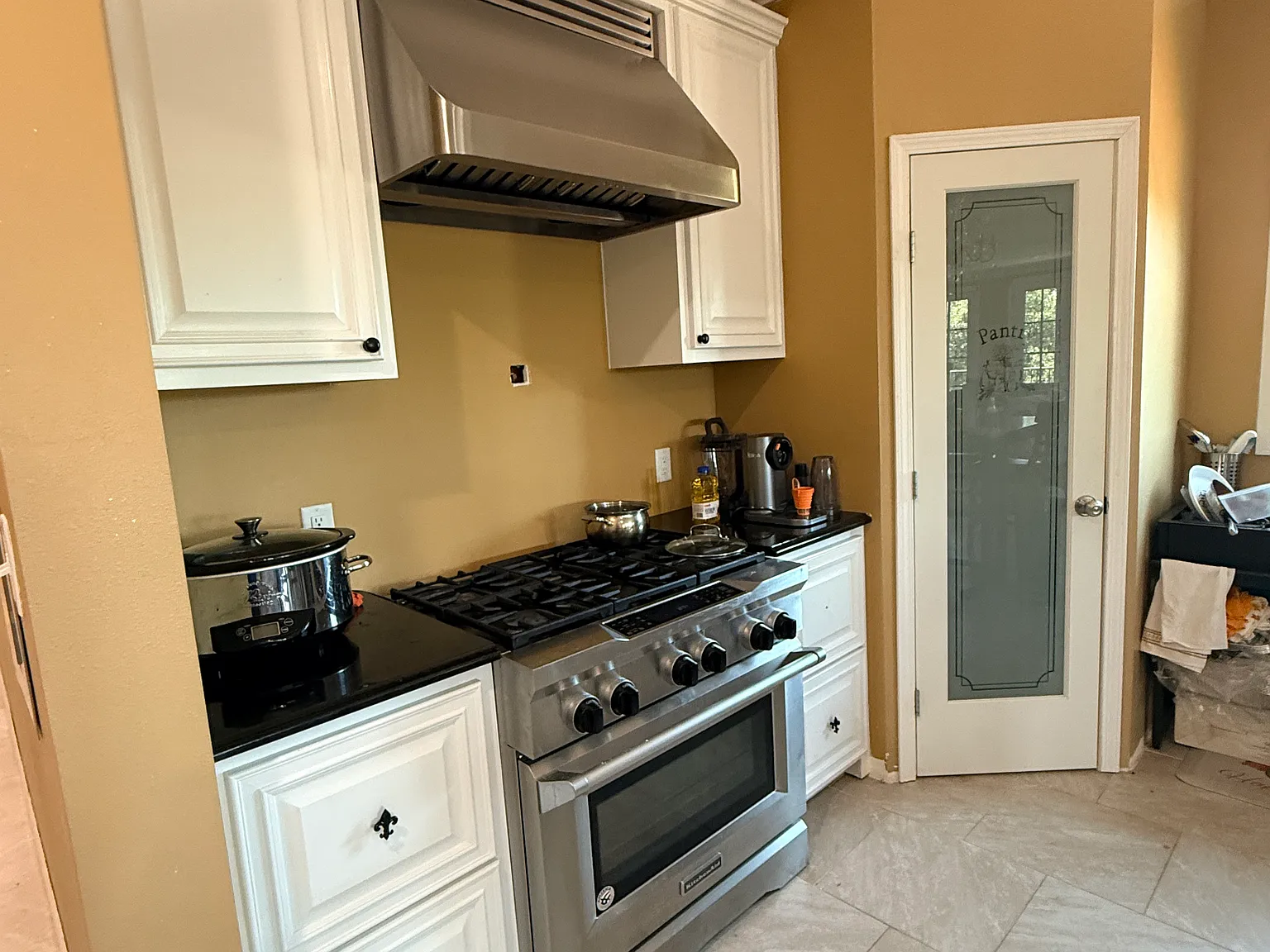 2 bed, 1800 sqft, $3,000 — Photo 4