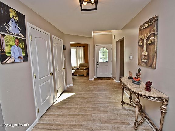 2nd image of 2143 Warwick Cir